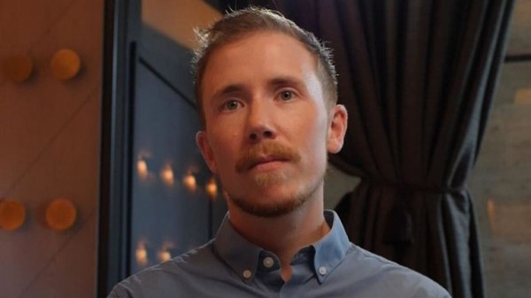 Freddy McConnell: Transgender man who gave birth hits out at 'de facto sterilisation'
Freddy McConnell: Transgender man who gave birth hits out at 'de facto sterilisation'