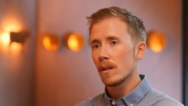 Freddy McConnell: Transgender man who gave birth hits out at 'de facto sterilisation'
Freddy McConnell: Transgender man who gave birth hits out at 'de facto sterilisation'