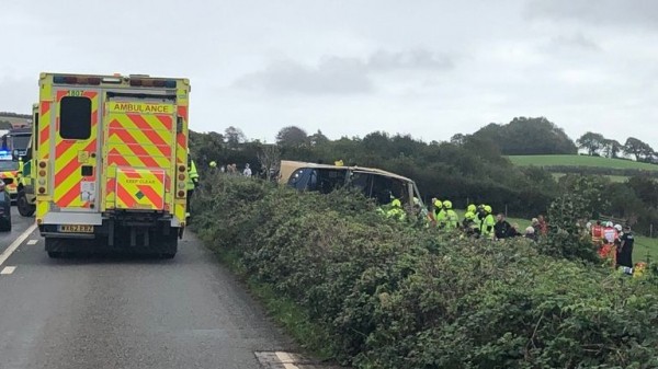 
Major incident declared after double-decker bus overturns into field near Totnes, Devon
