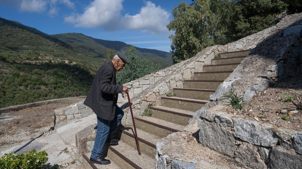 People living past 100 in one tiny village share 3 daily habits People living past 100 in one tiny village share 3 daily habits