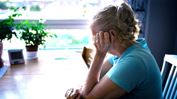 Subtle change in how you speak could be early sign of dementia risk, new research suggests