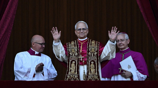 Pope Leo's lung tumor raises questions about cancer risk for nonsmokers Pope Leo's lung tumor raises questions about cancer risk for nonsmokers